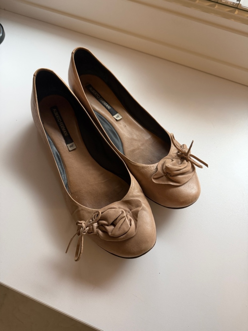 Alberto Fermani Tan Leather Ballet Flats with Rosette Knot